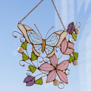 Stained Glass Butterfly Suncatcher – Pink Floral Window Hanging – Spring Garden Decor – Unique Gift for Mom