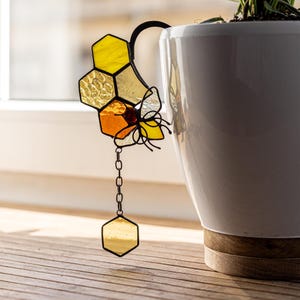 Stained Glass Honeycomb Bee Pot Decoration: Handmade Plant Art