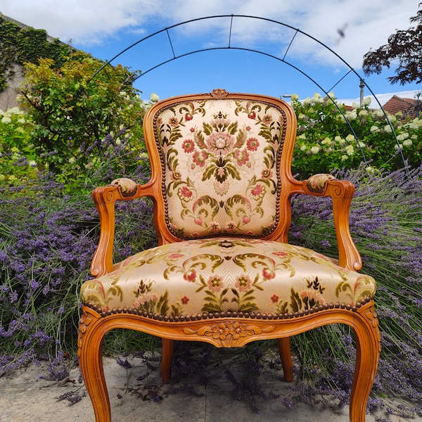 Fauteuil cabriolet vintage français style Louis XV des années 1950 sellerie fleurie parfait état