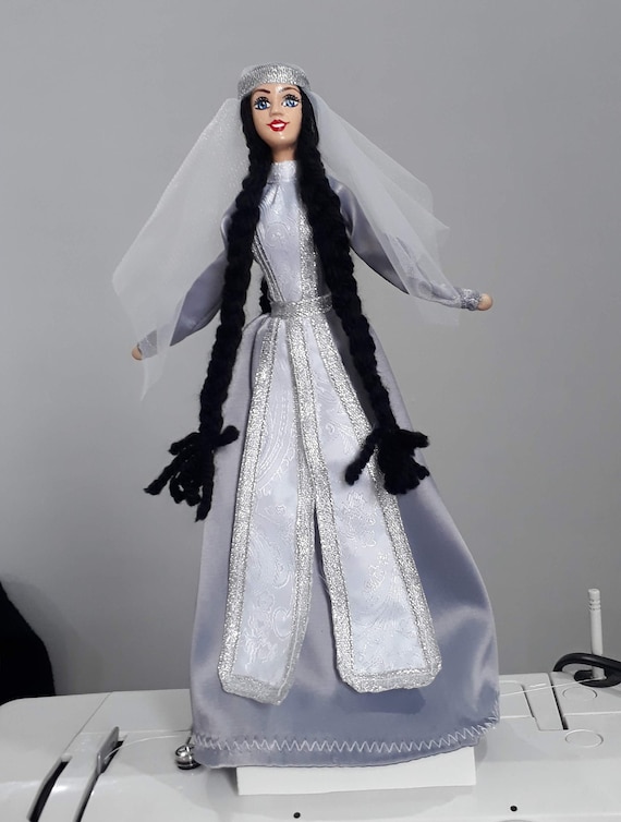 御所人形 約30cm 華やかな衣装 雛人形「れいれい 三人官女 京刺繍・桜色」｜雛人形の通販 ふらここ