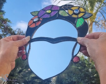 Specchio in vetro colorato Frida Kahlo, acchiappasole colorato, vetro colorato, arredamento originale per la casa, regalo, acchiappasole in vetro unico