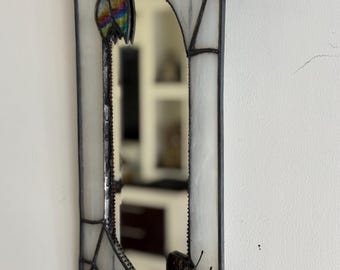 手作りステンドグラスの不思議な鏡