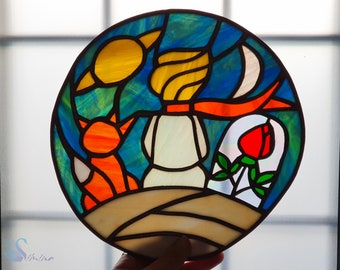 ステンドグラス 星の王子さまとバラ、カラフルなサンキャッチャー