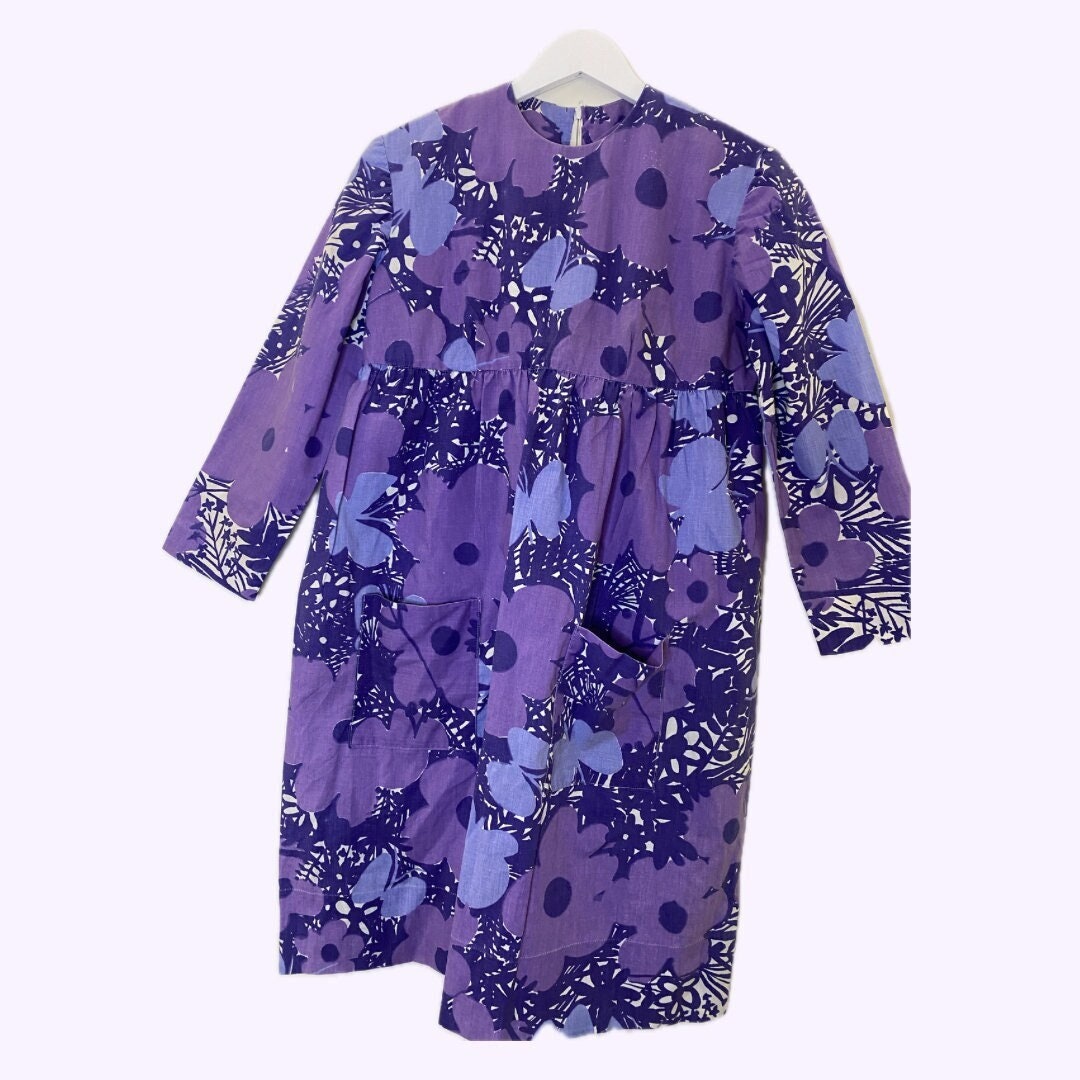 Robe babydoll à manches longues et fleurs psychédéliques vintage des années 60 et 70