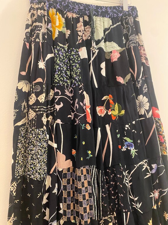 Vintage black floral cottagecore - Gem