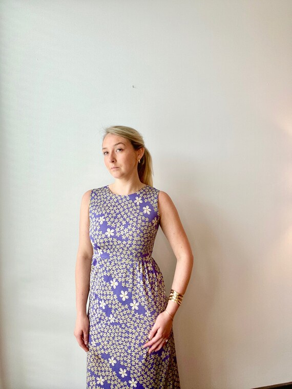 Vintage 60s Daisy Print Empire Dress Ruffle Hem Dr