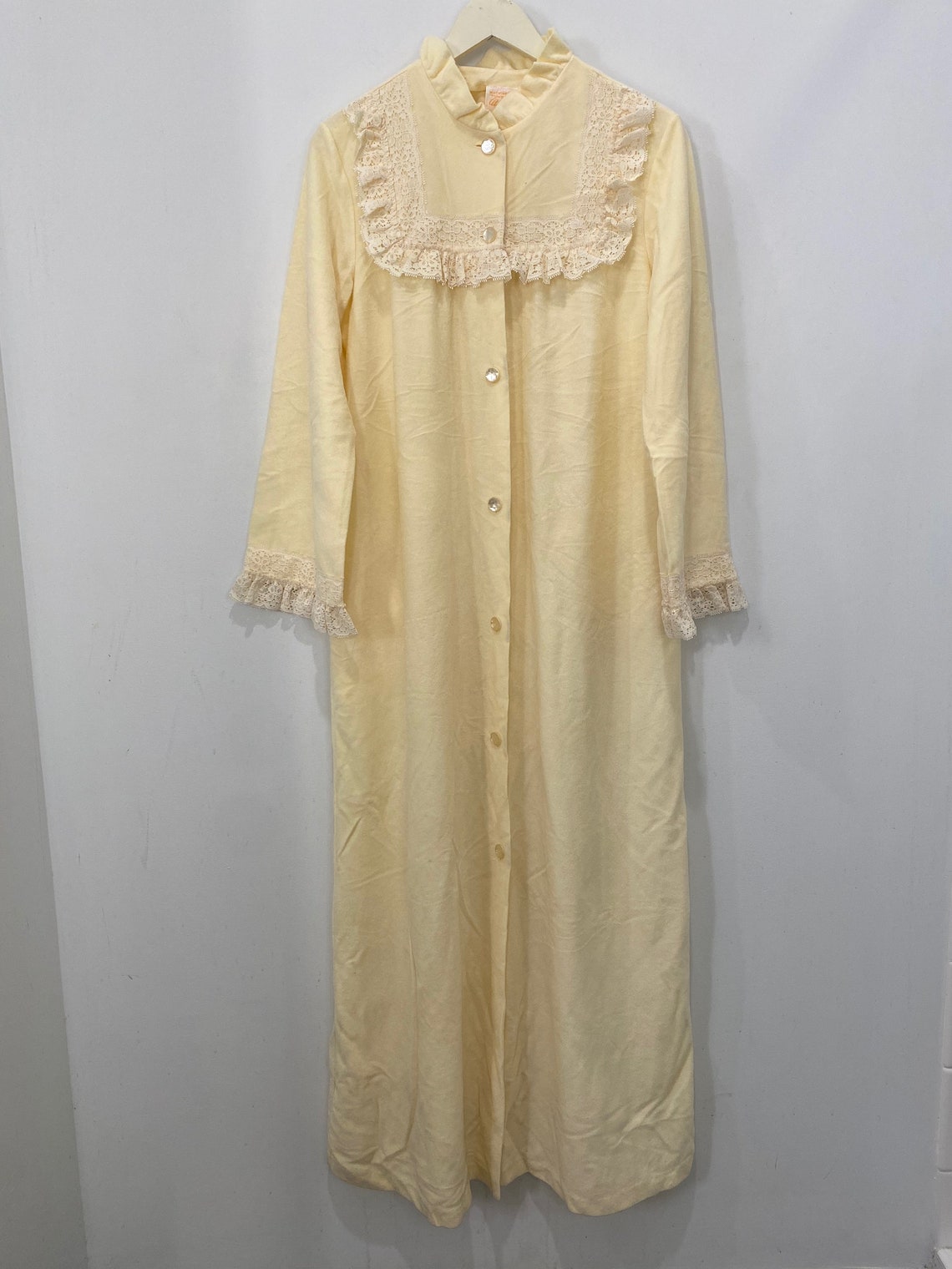 Vintage 1970s Victorian Lace and Flannel Nightgown - Etsy