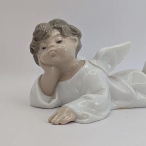 Vintage Collectable Lladro Figure  - Angel Lying Down #4541