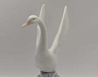 Vintage Collectable Signed NAO by Lladro Swan - #0107