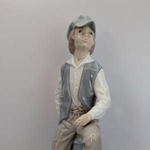 Lladro Nao Vintage Collectable Figure - Shoeshine Boy