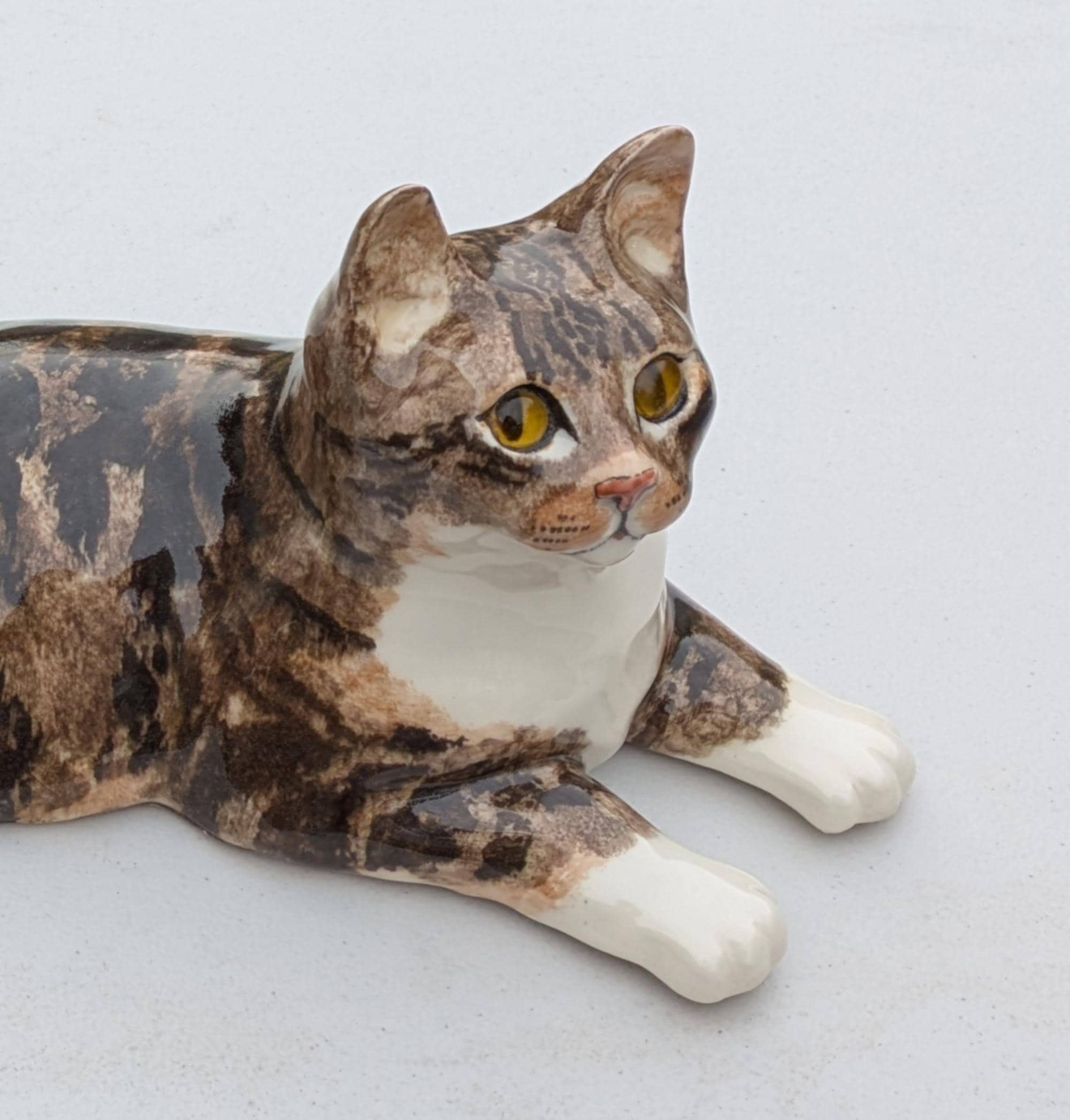 Vintage Collectable Winstanley(?) Laying Cat - Size 8 - Signed
