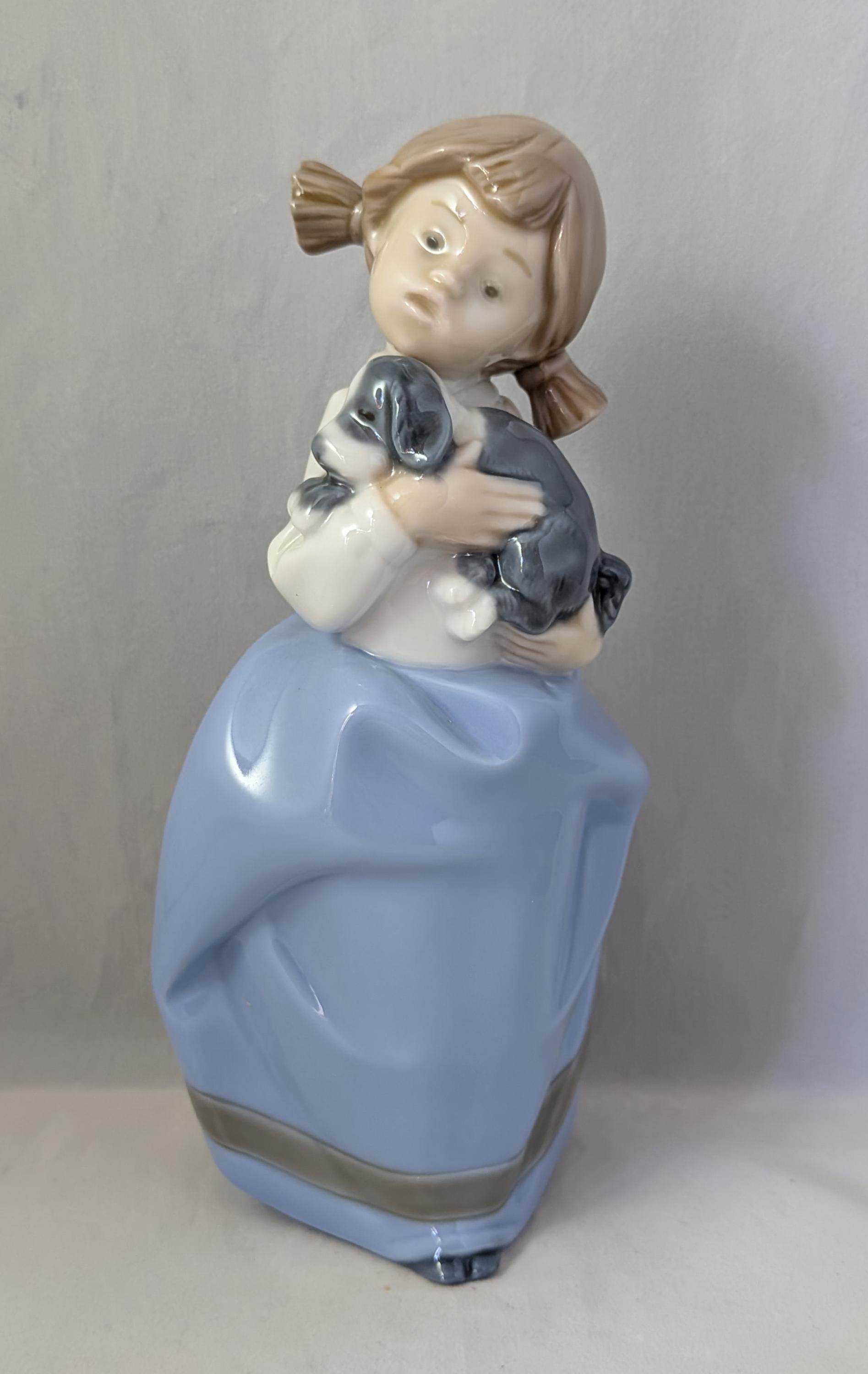Vintage Collectable Nao by Lladro Girl Figurine - Girl With Sleepy