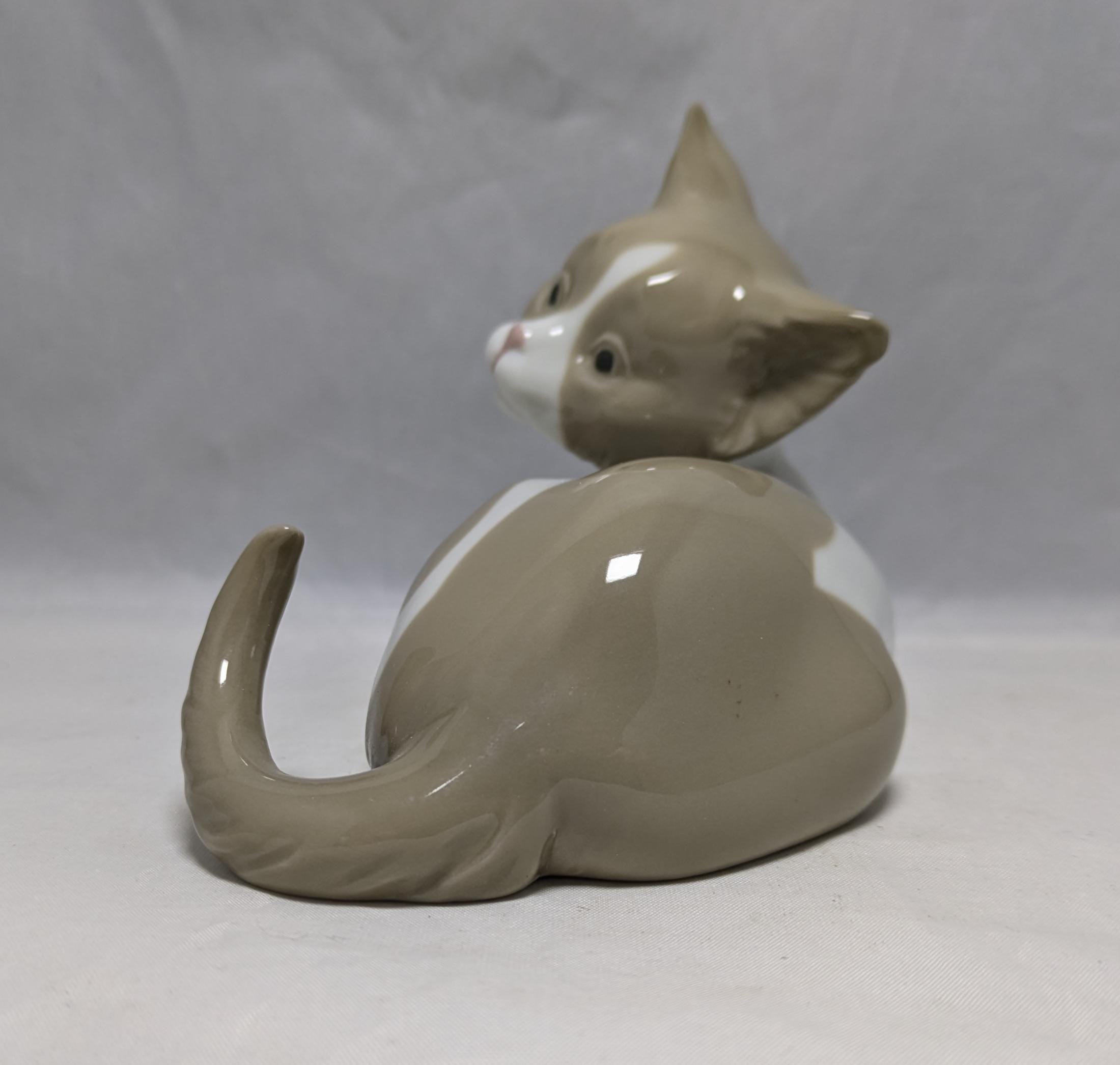 リヤドロ子猫の置物：コレクターズアイテムの磁器製猫 #5114 - Etsy 日本