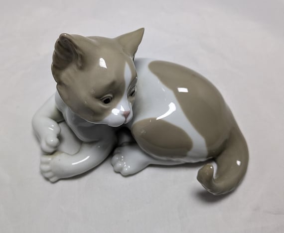 リヤドロ子猫の置物：コレクターズアイテムの磁器製猫 #5114 - Etsy 日本