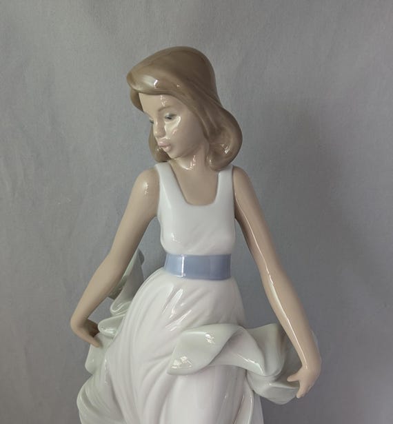 Collectable Lladro Nao Figure - 