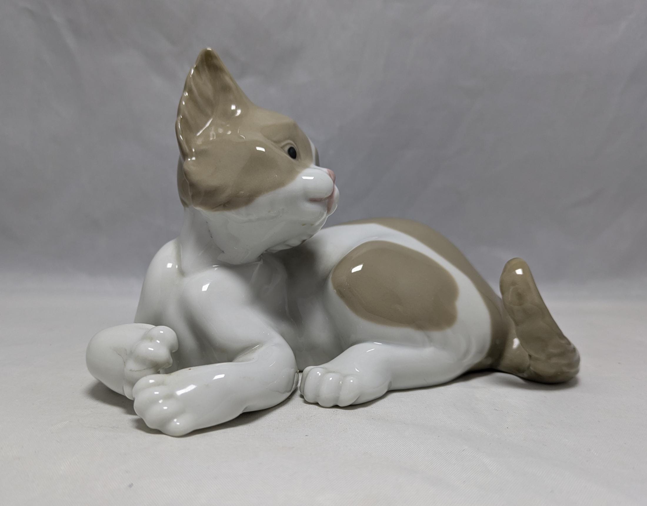 リヤドロ子猫の置物：コレクターズアイテムの磁器製猫 #5114 - Etsy 日本