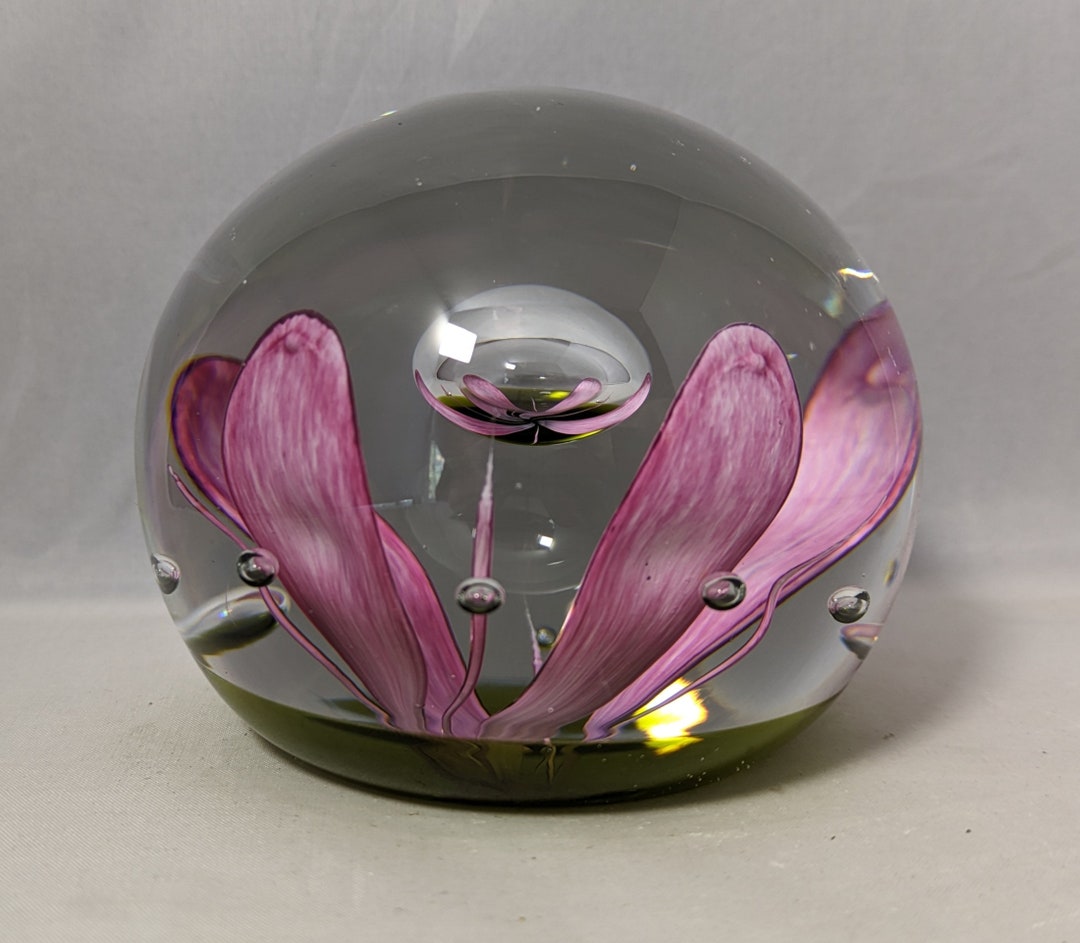 Caithness Rare Vintage Collectable Glass Paperweight dream Flower
