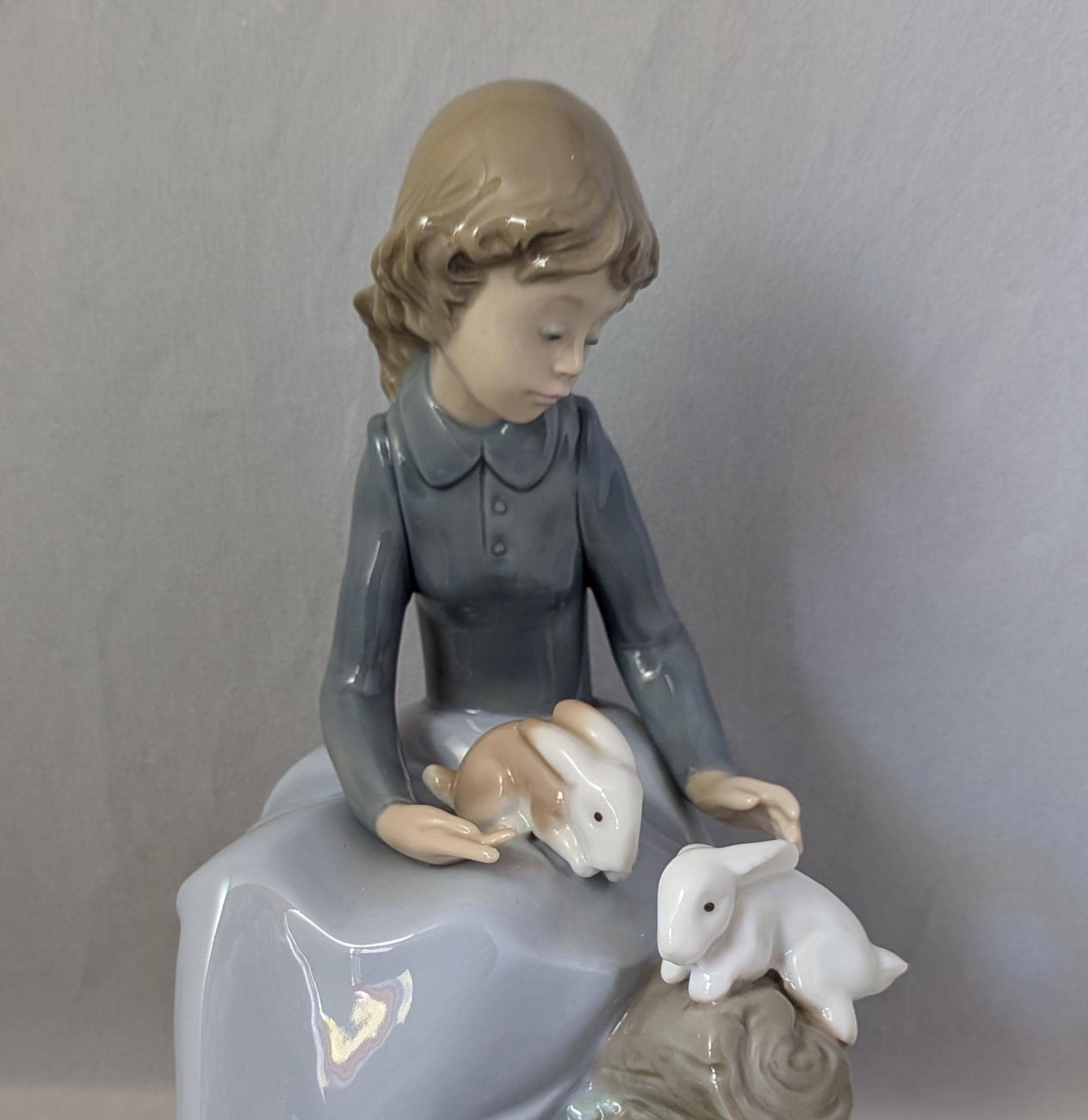 Collectable Lladro Nao Figurine - Young Girl With Three Rabbits