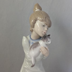 Vintage Collectable Lladro Figural Group  - #5640 &quot;Cat Nap&quot;