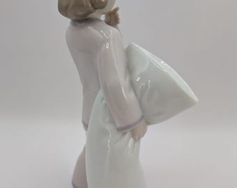 Collectable Lladro Nao Figurine - Young Girl With A Pillow