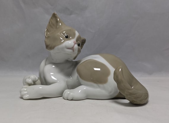 美品 LLADRO リヤドロ お昼寝の場所 子猫 磁器人形 インテリア 猫