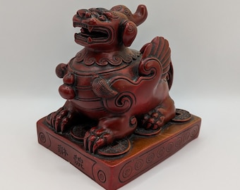 収集価値のある赤い樹脂製の中国風水置物 - 富と幸運(?) - Etsy 日本 収集価値のある赤い樹脂製の中国風水置物 - 富と幸運(?) - Etsy 日本