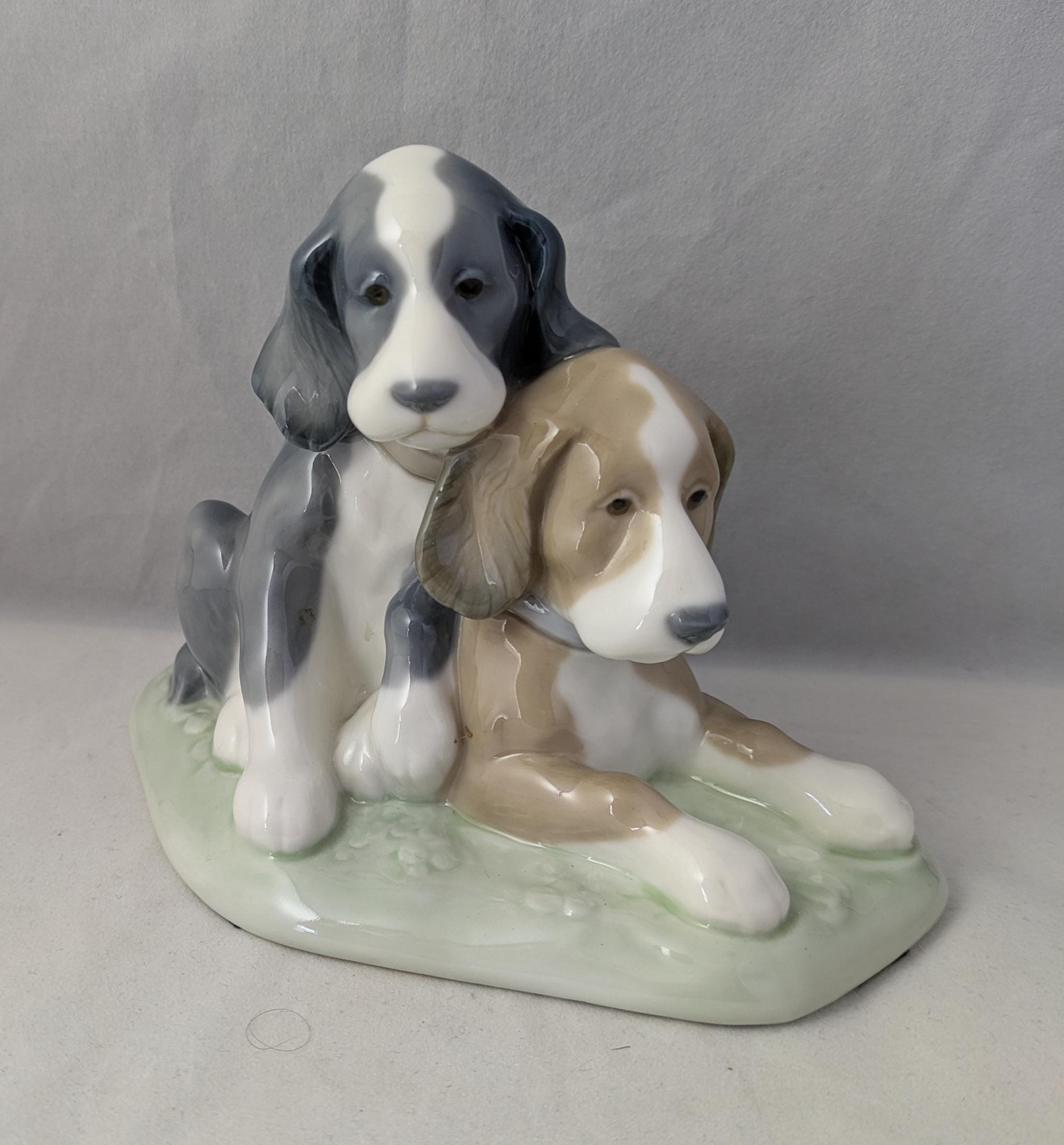 ナオ Nao TWO PUPS NAO Lladro 1992 Two Pups 02001046 Vintage Porcelain Figurine