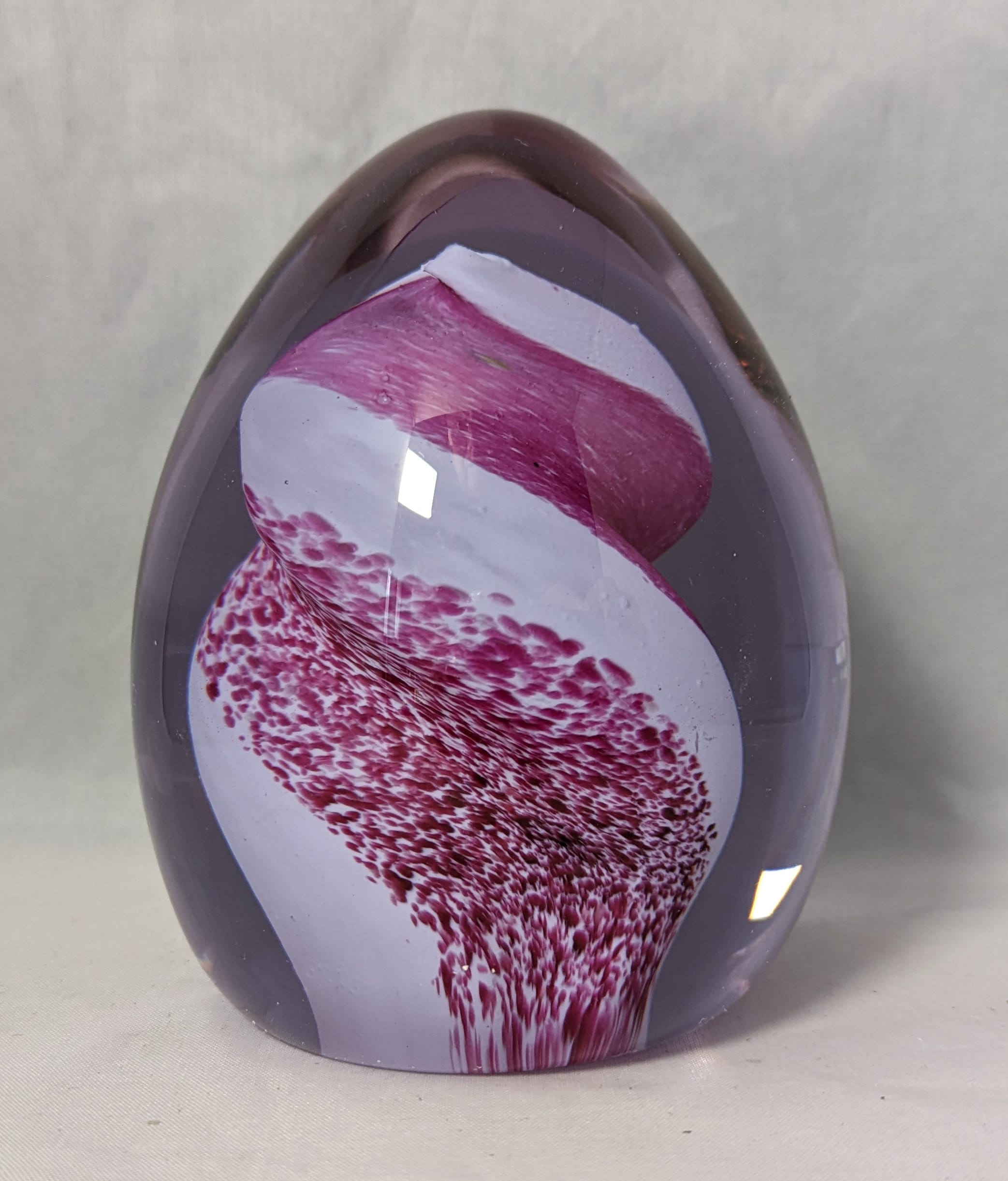 ヴィンテージ コレクタブル ケイスネス 卵形ガラス ペーパーウェイト