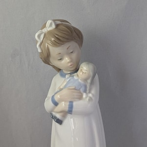 Nao By Lladro Collectable Figurine - &quot;We Are Sleepy&quot; - #1107