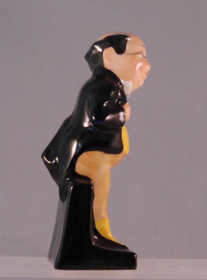 Vintage Royal Doulton Decorative Figure of Mr Pickwick