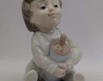 Collectable Lladro Nao Baby With A Bottle - "Bedtime Snack" #565292