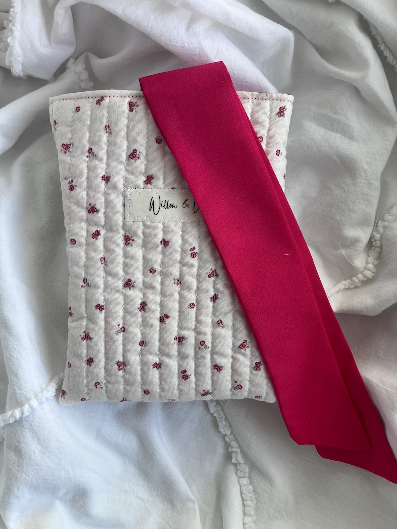 Kindle sleeve, e-reader cover, padded Kindle case, ribbon tie Kindle sleeve, handmade Kindle cover, elegant Kindle sleeve, fabric e-reader case, custom Kindle sleeve, gift for book lovers, travel Kindle pouch, gingham