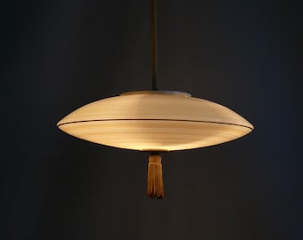 Art Deco rod pendant light / UFO light in beige, suspension made of metal and Bakelite - 1930s-1950s