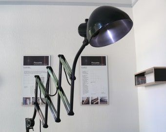 Hala scissor lamp, desk lamp: design classic from the Netherlands, designed by Busquet, 1930s, swivel desk lamp