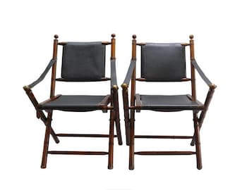 1 Paar klappbare Campaign-Stühle aus Teakholz im Bambusstil mit genähtem Ledersitz  und Messingdetails - 1960er Jahre