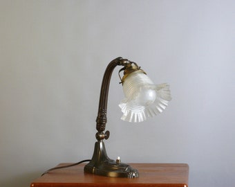 Original Art Nouveau piano lamp / table lamp - around 1910, brass, glass