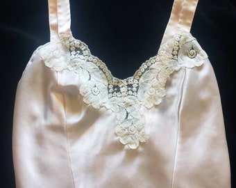 Wendy Ann vintage lingerie in a light pink with white lace