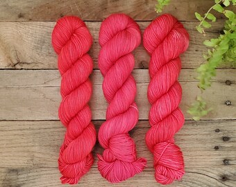 Strawberry Margarita Hand Dyed Yarn – Tonal Superwash Merino