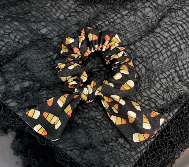 Candy corn bow scrunchi