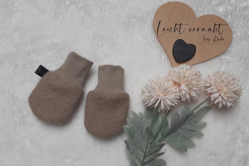 Kuschelige Wollwalk Baby Handschuhe/ Fäustlinge/100% Wolle/ verschiedene Größen/ viele verschiedene Farben/ mit Kordel Bild 7