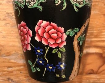 Cetem Ware English Cup Vase