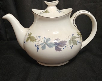 Teapot /& Lid in Burgundy by ROYAL DOULTON