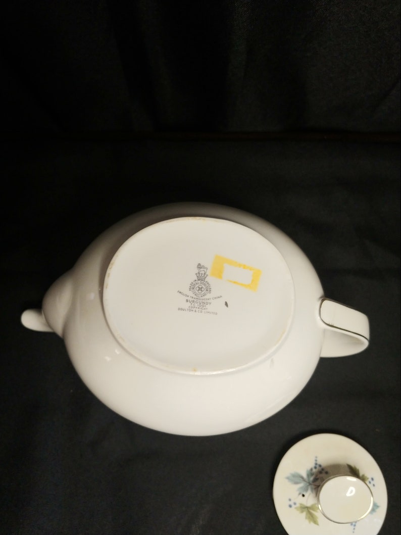 Teapot /& Lid in Burgundy by ROYAL DOULTON