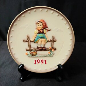 Vintage M.J. Hummel - Goebel Collectable Plate &quot;Just Resting&quot; 1991 - In Original Box