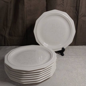 Dinner Plate in Heritage White by PFALTZGRAFF