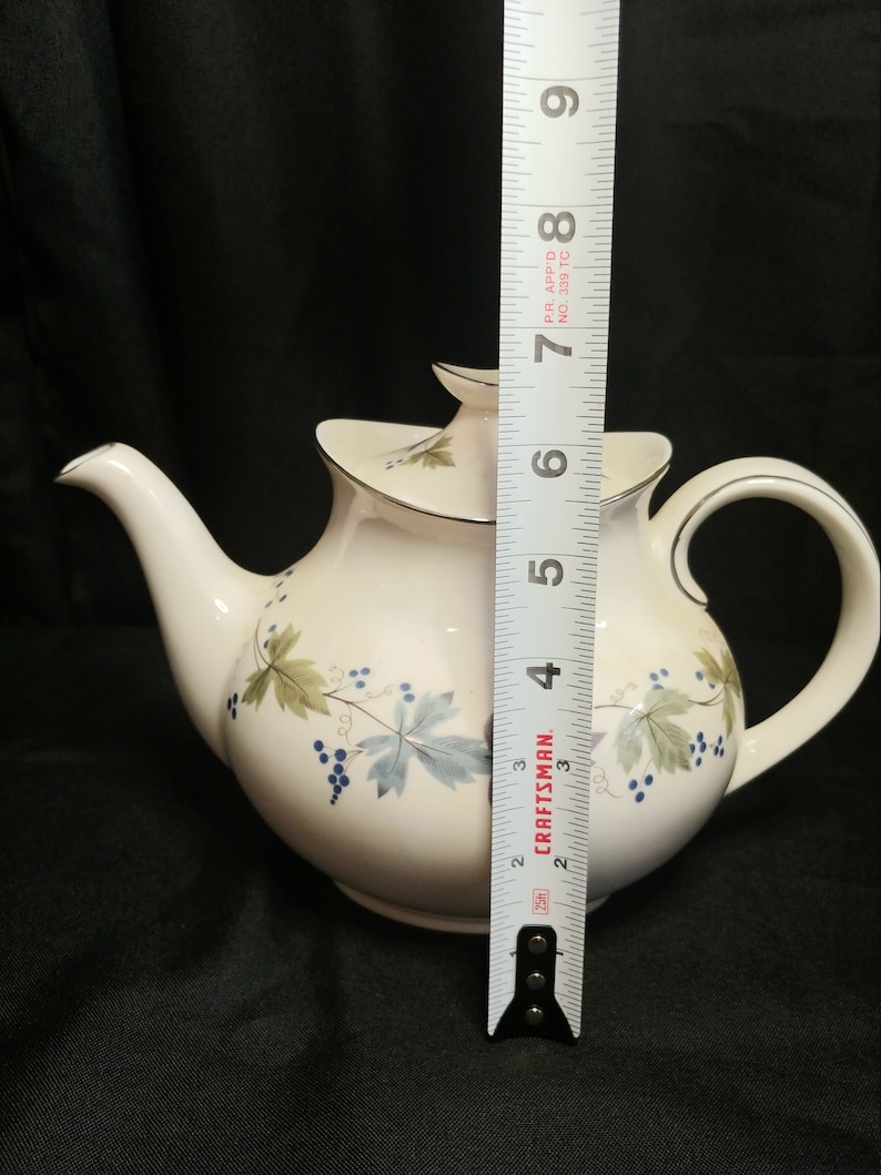 Teapot /& Lid in Burgundy by ROYAL DOULTON