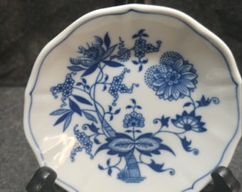 Fix-Fruit/Dessert (Smaller Sauce) Bowl in Blue Onion by ZWIEBELMUSTER
