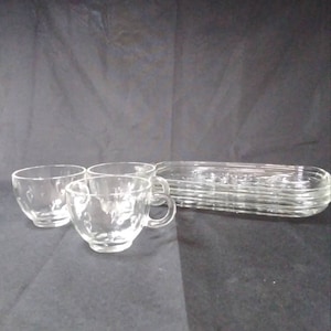 Snack Plate (2) and Cup (1) Set in Informal (Clear, Teardrop) by HAZEL-ATLAS