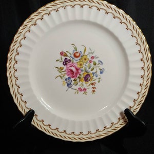 Dinner Plate in Kempsey by ROYAL WORCESTER