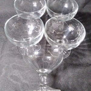 Clear Glass Cocktail Stem Glasses With Starburst Pedestals (Set of 5)